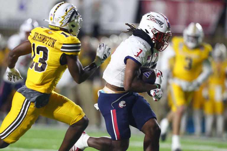 South Alabama surges past Western Michigan, 3023, in Salute to