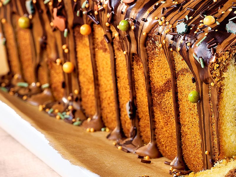 Macht viel her und ist super einfach: Der weihnachtliche Kastenkuchen