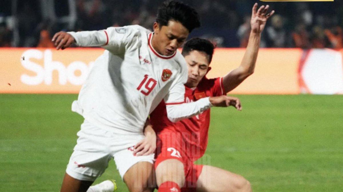Cuplikan pertandingan Vietnam vs Timnas Indonesia saat Achmad Maulana berduel dengan pemain Golden Stars, Minggu (15/12/2024). (Instagram @timnas.indonesia)