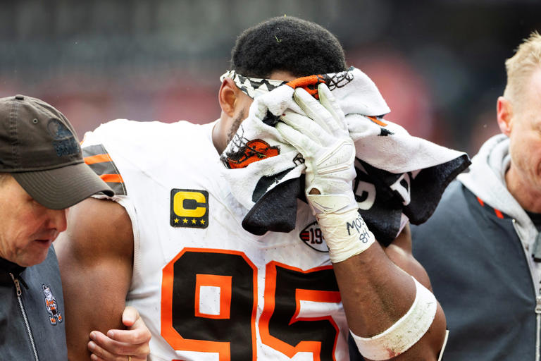 Browns Star Myles Garrett Faces Consequences After 100Mph Speeding (Strongsville Police) - e45ca47