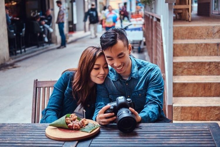 8 Hal yang Dilakukan Orang Saat Bertemu Anda, Tapi Mereka Malu dan Berusaha Menyembunyikannya