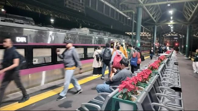 Libur Nataru 2025 14 Hari, Menko PMK Minta Instansi Siapkan Posko Layanan