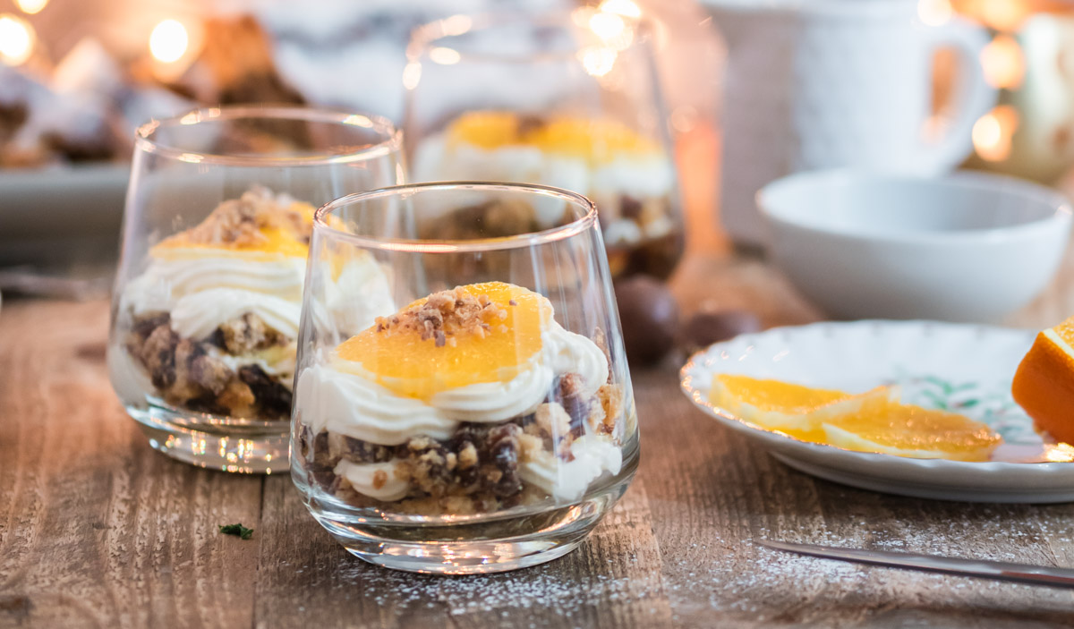 Schnelles Schichtdessert mit Stollen und Orangen