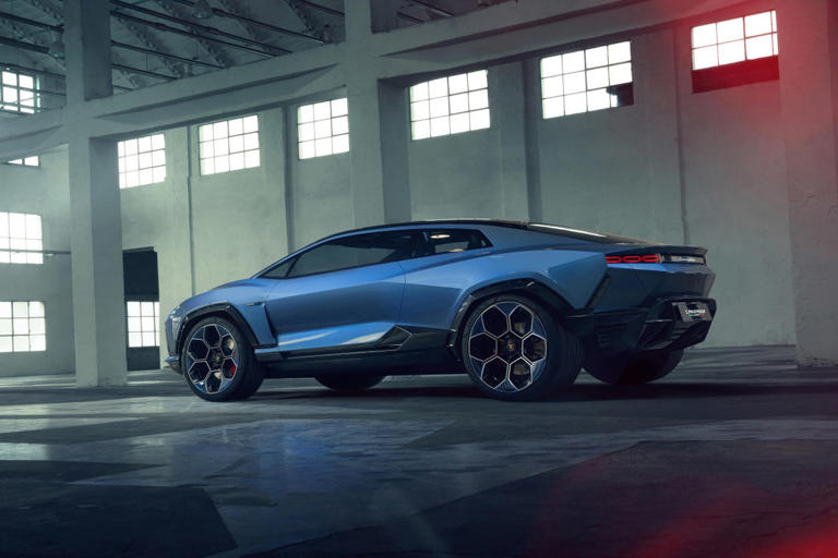 Lamborghini Lanzador Concept Previews the Brand's First EV Due in 2029