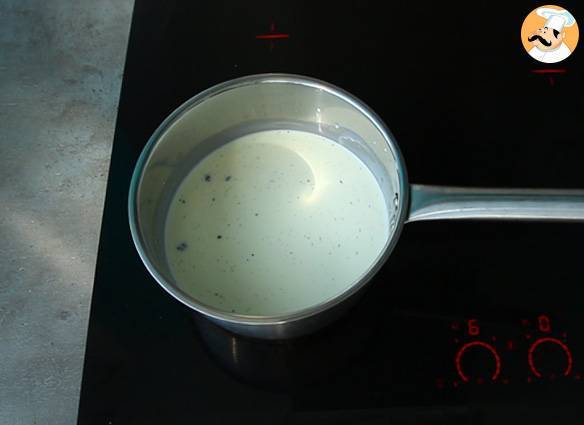Vanille-panna-cotta mit aprikosencoulis