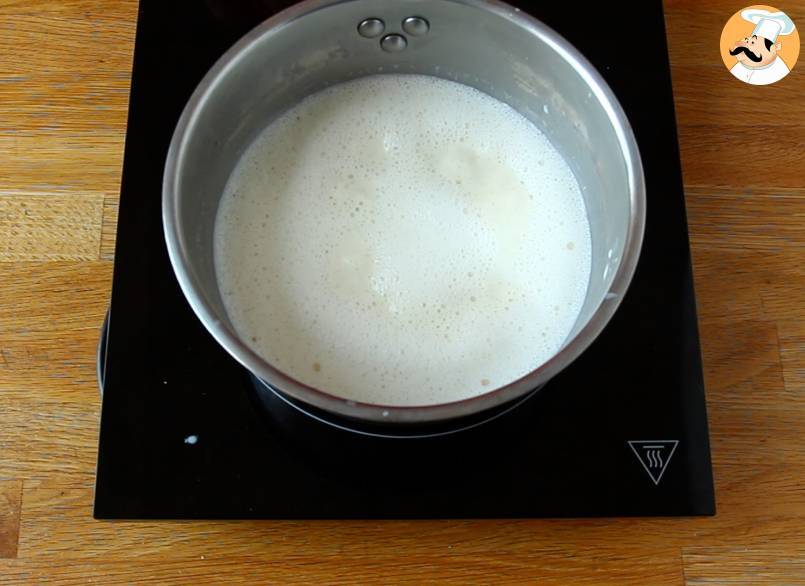 Vanille-panna-cotta mit feigensauce