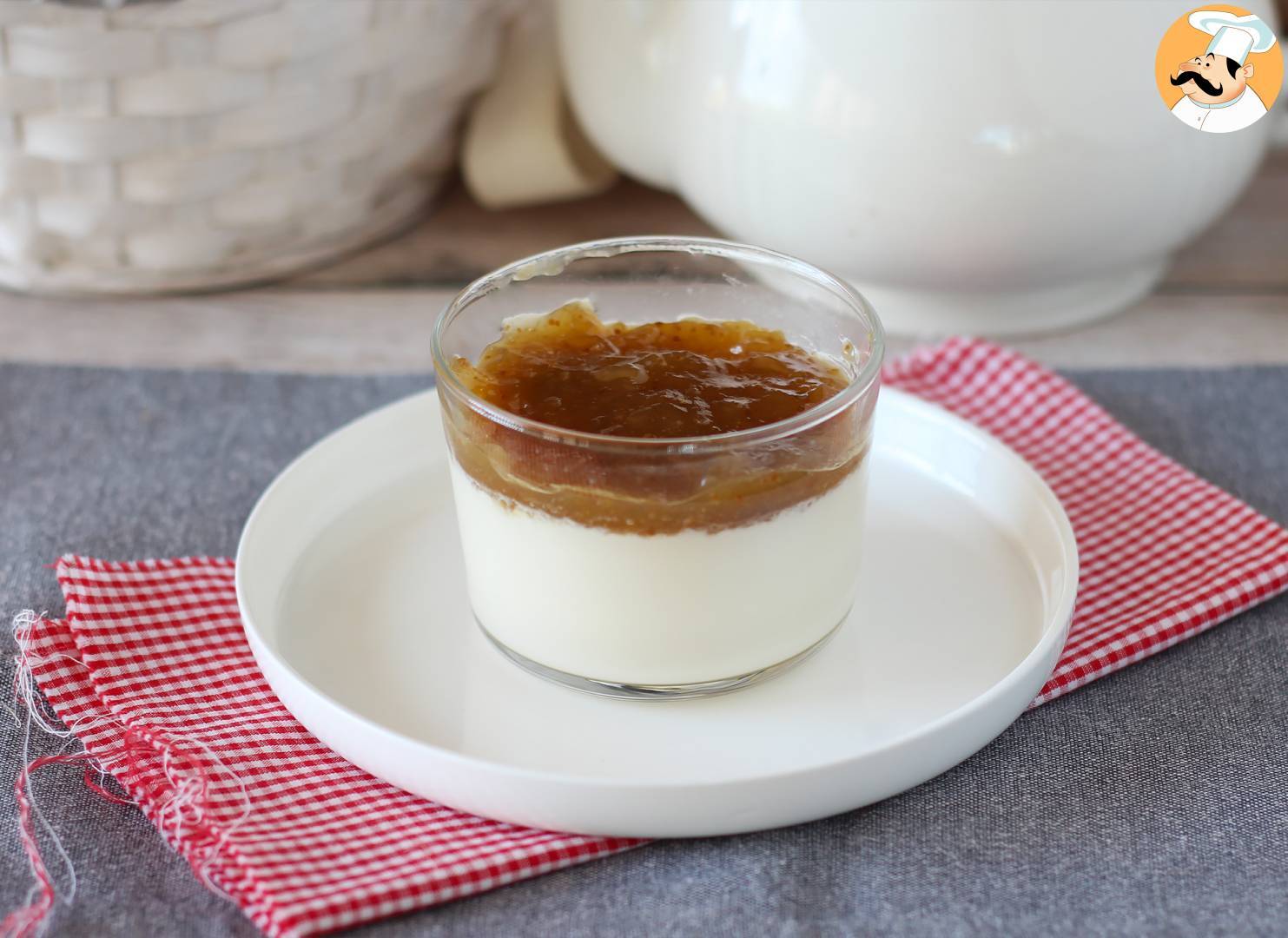 Vanille-panna-cotta mit feigensauce
