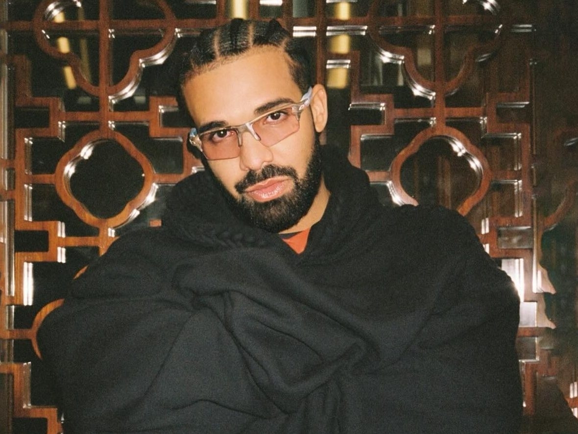 Apple Music reveals 'APT.' top song, Drake most popular in 2025