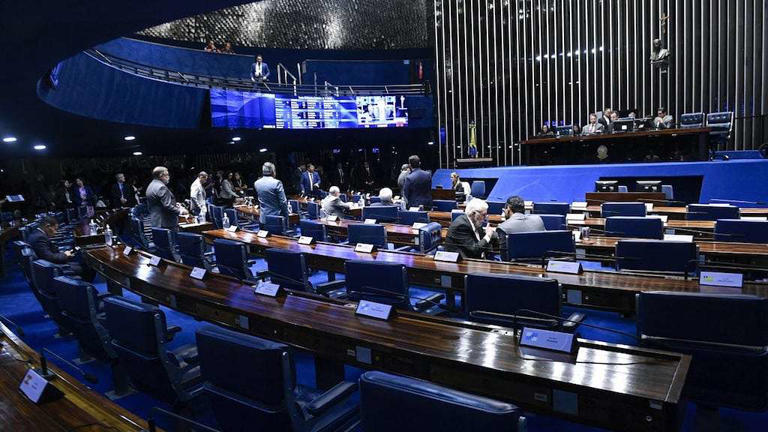 A proposta foi aprovada e, agora, o texto volta à Câmara