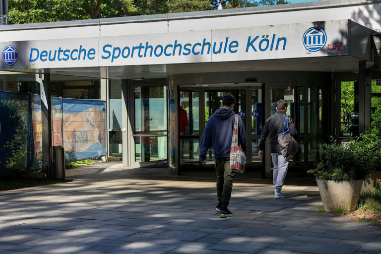 Universität statt Hochschule?: Kölner Spoho prüft neuen Namen - Das sagen prominente Absolventen