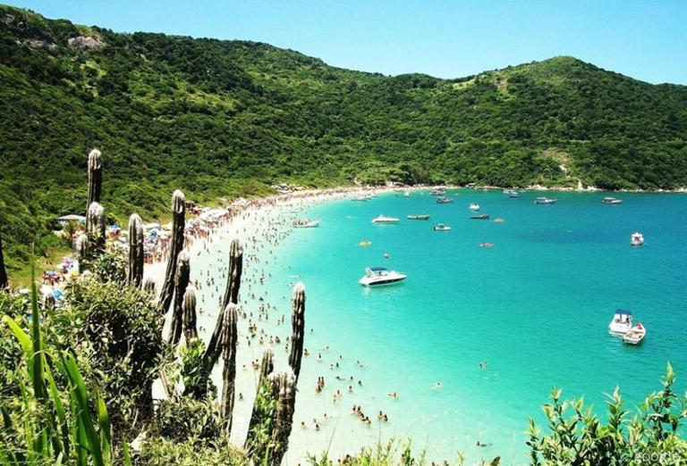 Praia do Forno, em Arraial do Cabo