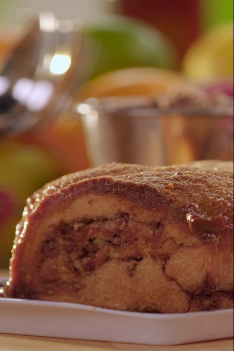 Pralinenbrot zum Herausziehen, süßer Zimt, kandierte Pekannüsse und Butter