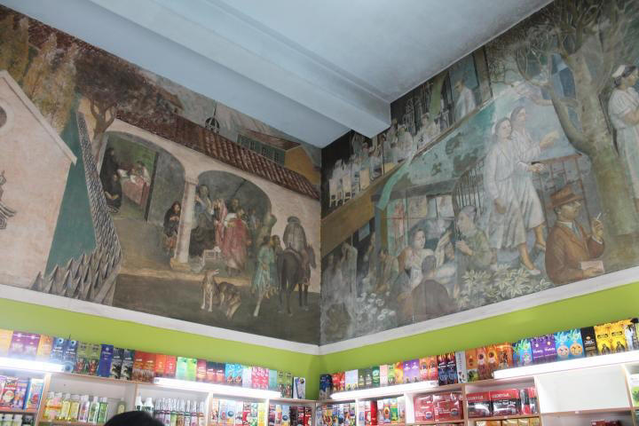 Mural Historia de la Medicina y Farmacología en Chile.