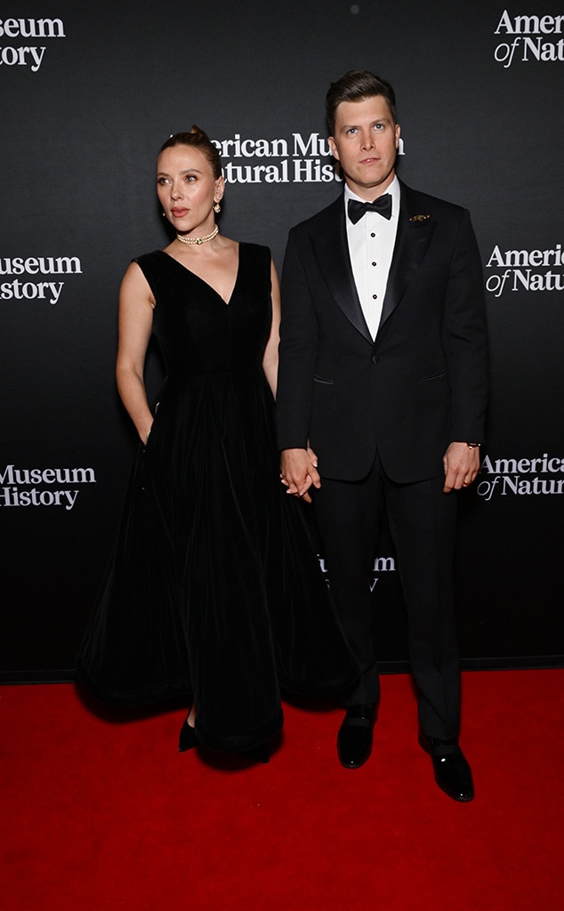 Scarlett Johansson & Colin Jost Make Marvelous Red Carpet Outing