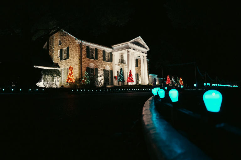 Where to see the best holiday light displays in the Memphis area