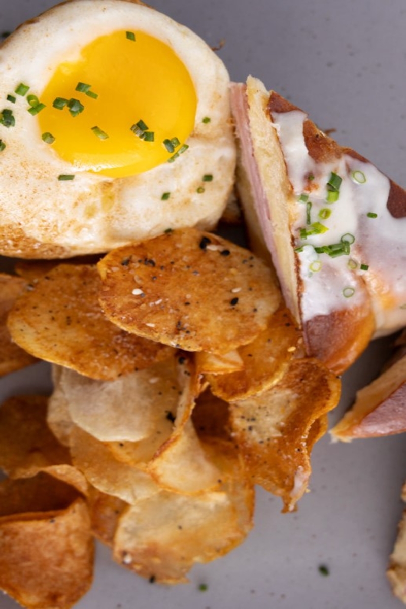 Croque Madame mit Challa, Ein dekadenter Sandwich-Genuss