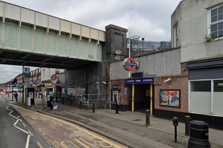 The 'tired and neglected' North London area where rubbish isn't collected that's infested by rats