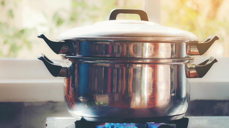 Why You Should Think Twice Before Toasting Buns For Pulled Pork Sandwiches