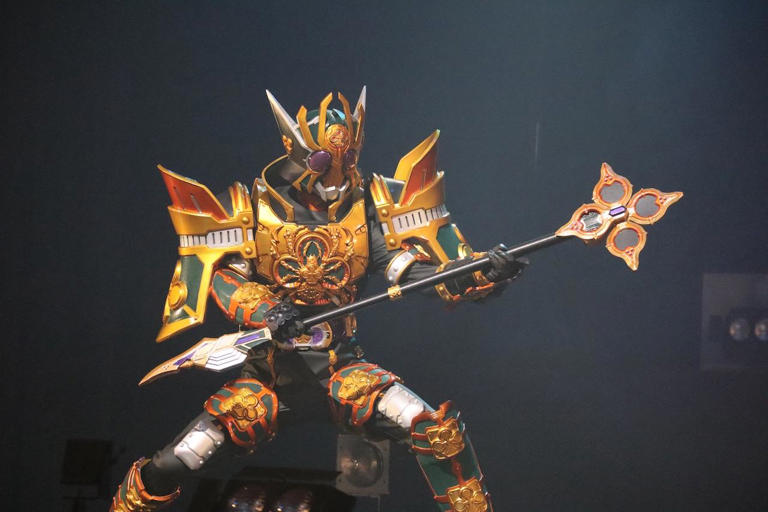 仮面ライダー剣：幻の仮面ライダーレンゲル キングフォームが