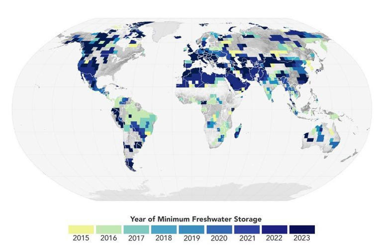 Image: NASA Earth Observatory / Wanmei Liang