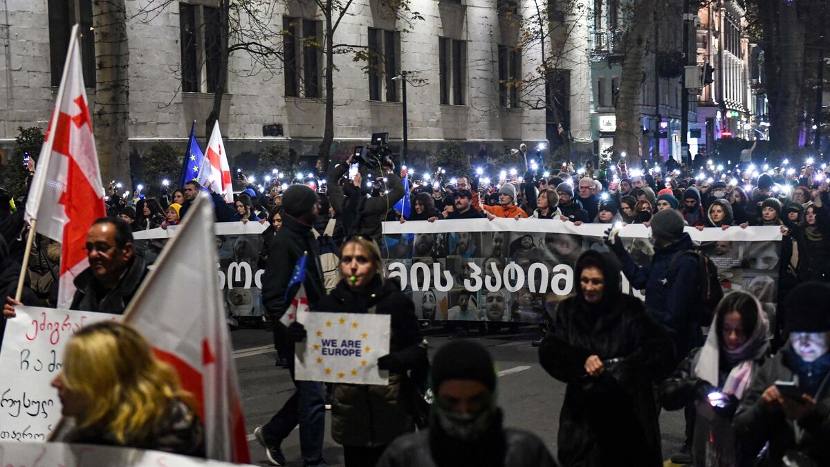 « Nous Ne Reculons Pas » : En Géorgie, Des Milliers De Manifestants Pro ...