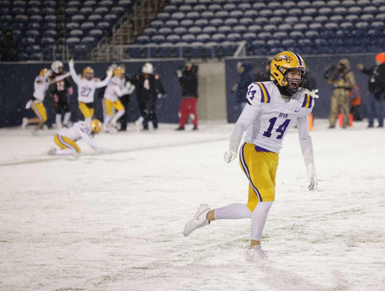 Avon’s seniors deliver milestone moments to elusive state football title