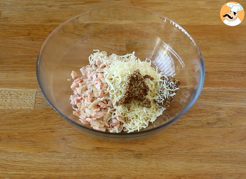 Blätterteigkranz mit lachs und senf