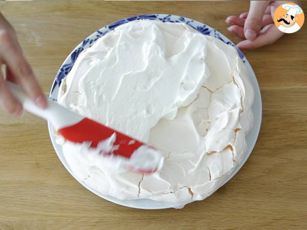 Einfache erdbeer-pavlova