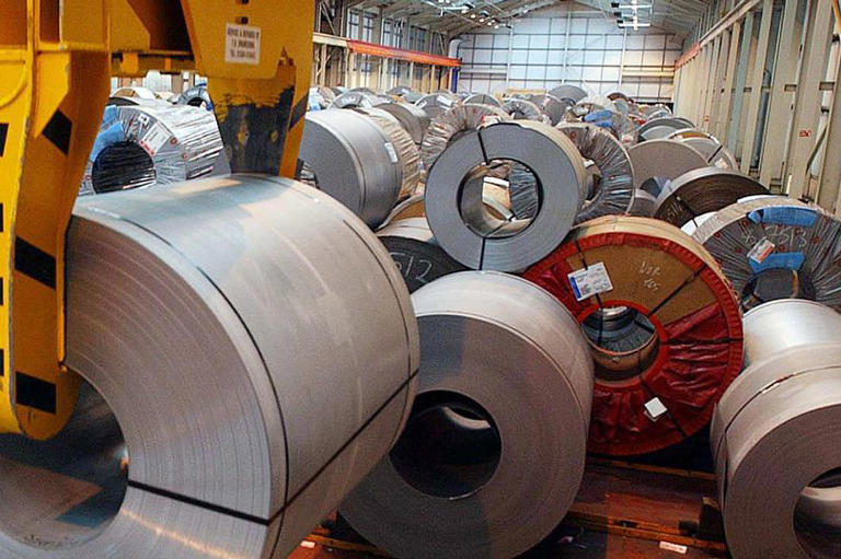 Manufacturing downturn in UK worsens as exports decline and costs rise