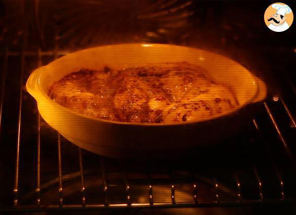Gebakken kip met honing en mosterd in de oven