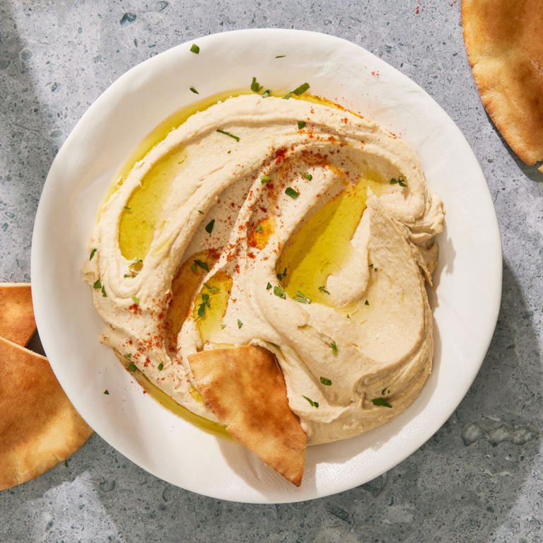 Yes, You Can Have The Creamiest Hummus With Canned Chickpeas—Here’s How