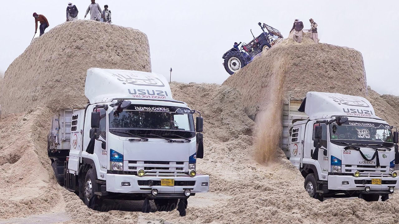 Pakistan s Crazy Solution to Transport Massive Amount of Sugarcane Waste Pakistan s Crazy Solution to Transport Massive Amount of Sugarcane Waste