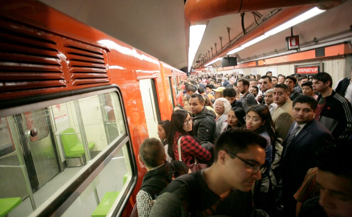 ¡Caos en el Metro! Usuarios de Línea 7 reportan retrasos de hasta 40 ...