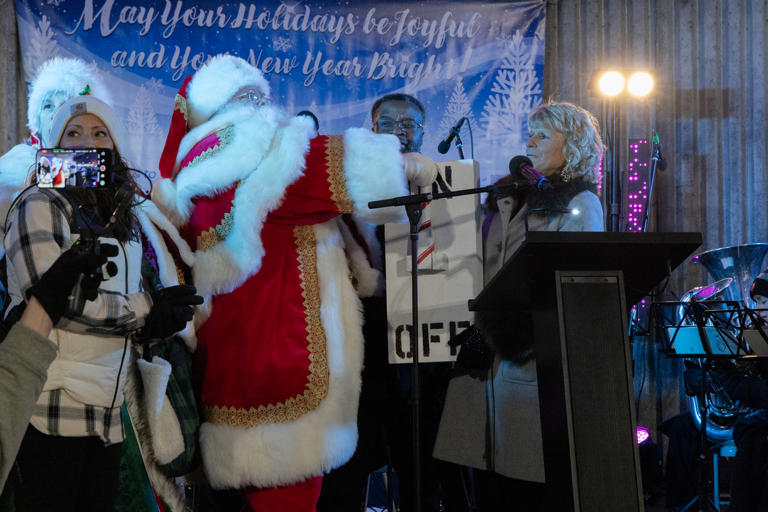 Santa Parade, tree lighting drew more than 10K people, city of Grand