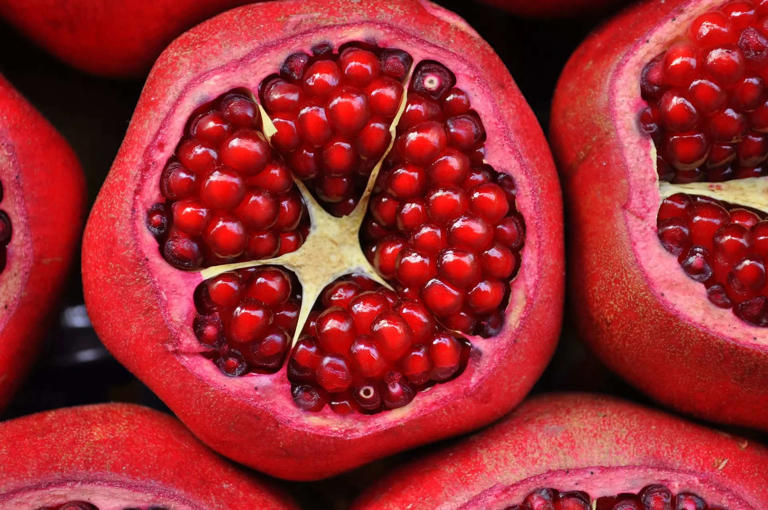 5 Common Mistakes You Should Avoid When Eating Pomegranates