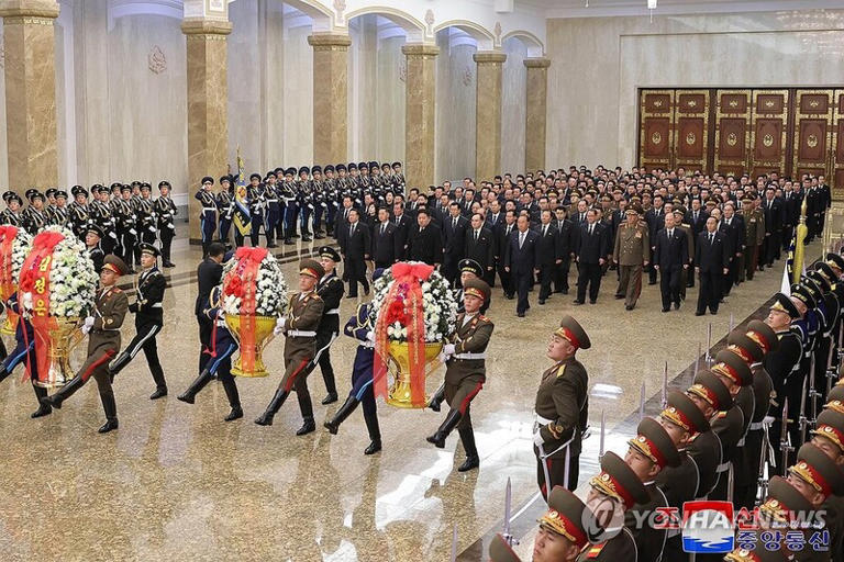 N. Korean Leader Visits Mausoleum To Pay Tribute To Late Father On 13th 