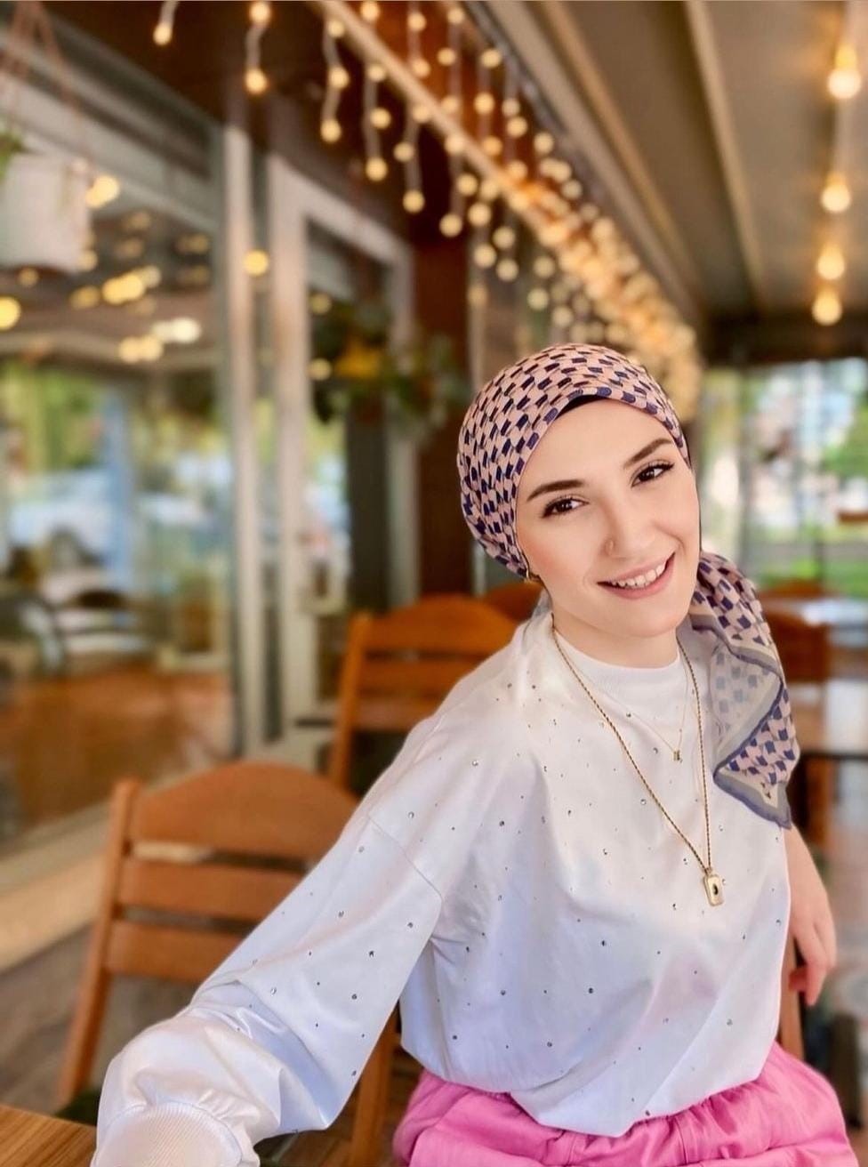 BURÇİN SEVGİ TELLİ’Yİ ÇIKAN TARTIŞMA SIRASINDA BEYLİK TABANCASIYLA VURULARAK ÖLDÜRÜLDÜ.