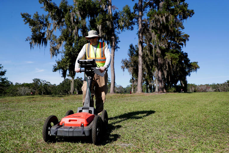 Florida council asked why unmarked graves of slaves on golf course ...