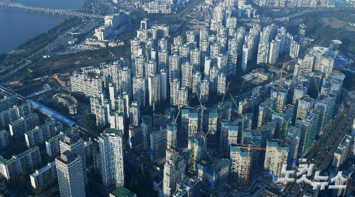 전문 기관 집값 전망, 또 어긋났다…공표 왜하나 회의론도