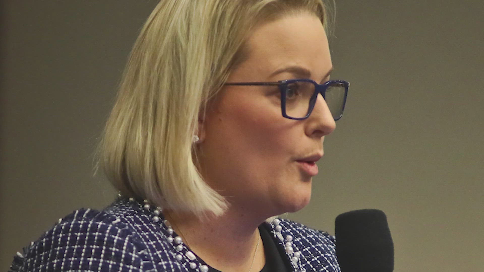 Another Florida representative switches parties from Democrat to Republican ahead of 2025 Session