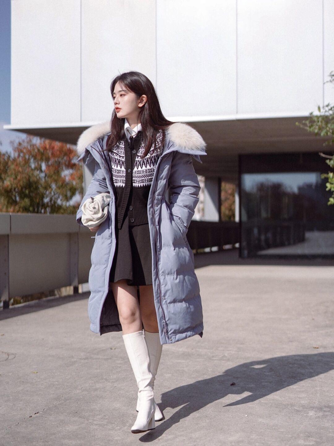 冬天还是穿“羽绒服”更暖和，简约利落又有格调，让你穿出气质美