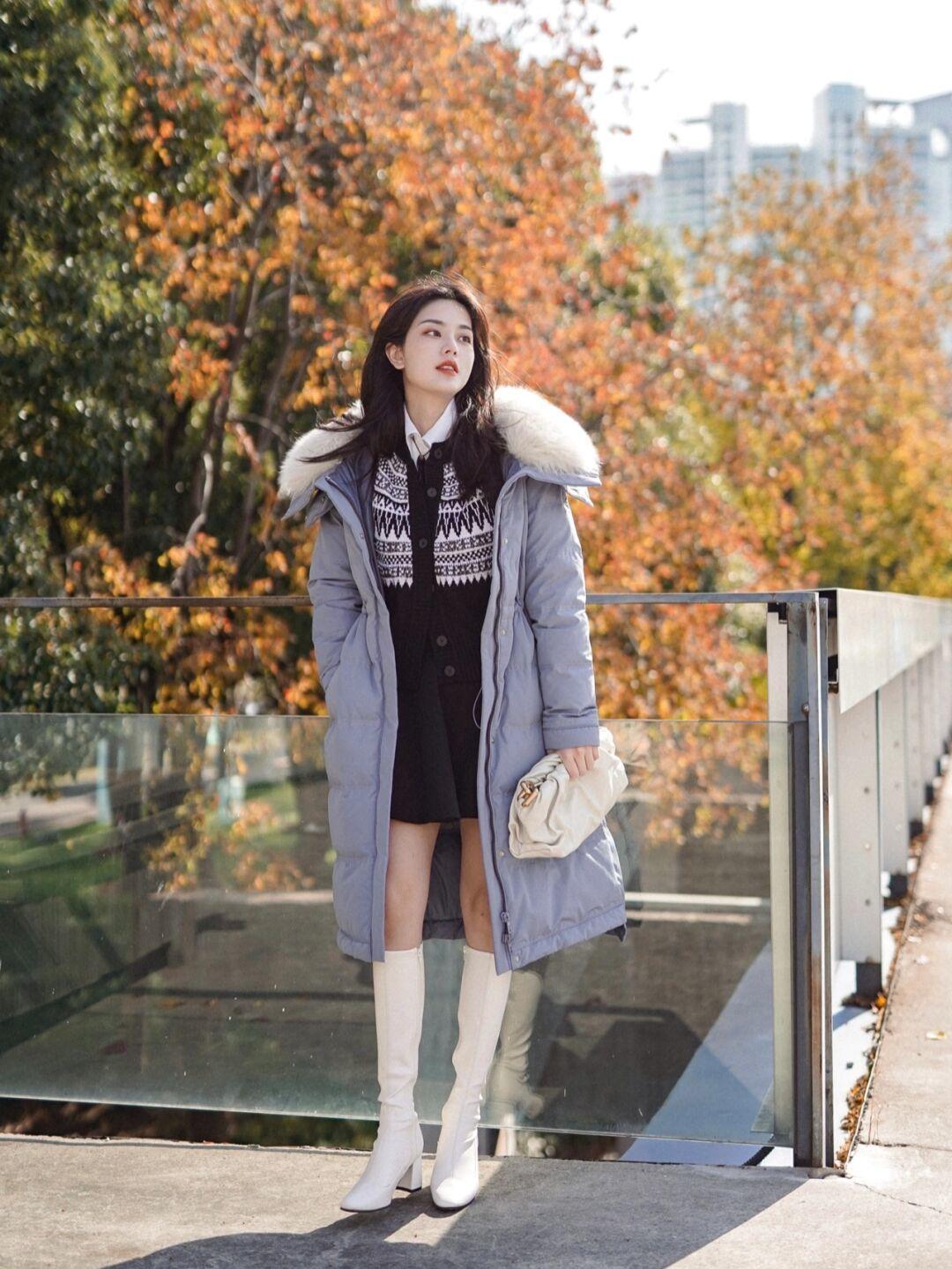 冬天还是穿“羽绒服”更暖和，简约利落又有格调，让你穿出气质美