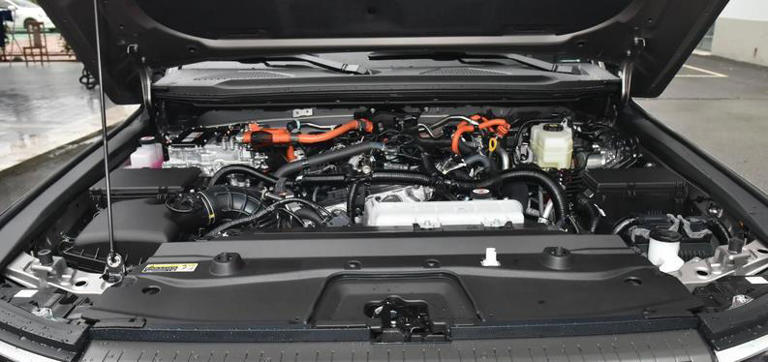 定位中大型SUV，2.4T混动系统加8AT变速箱，这款车值得入手吗？