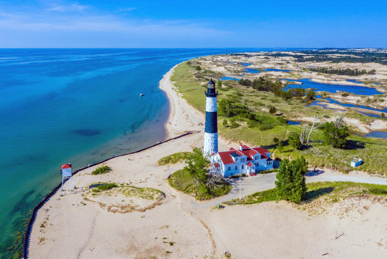 Big Sable Point lighthouse on Lake Michigan ©Frederick Millett / Shutterstock