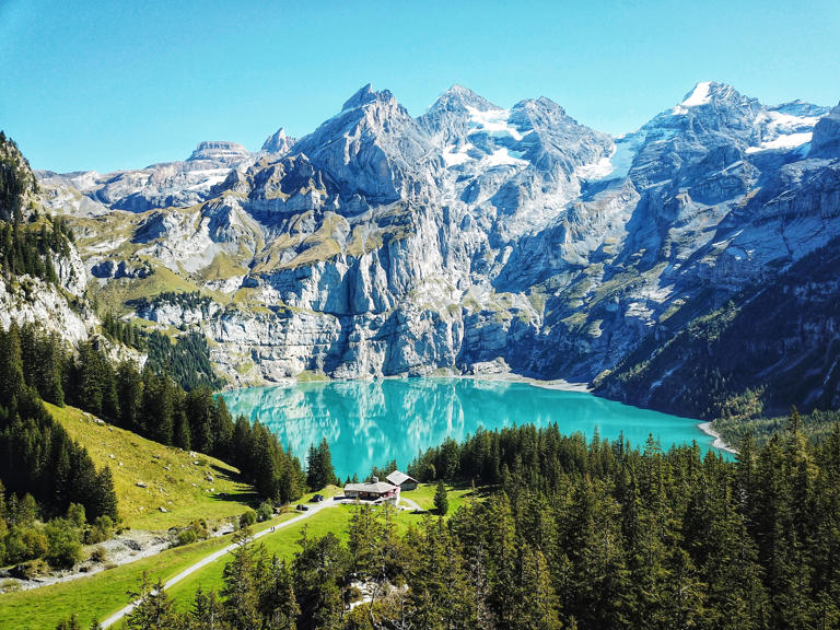 Oeschinen,See,Located,In,Kanderteg,,Switzerland