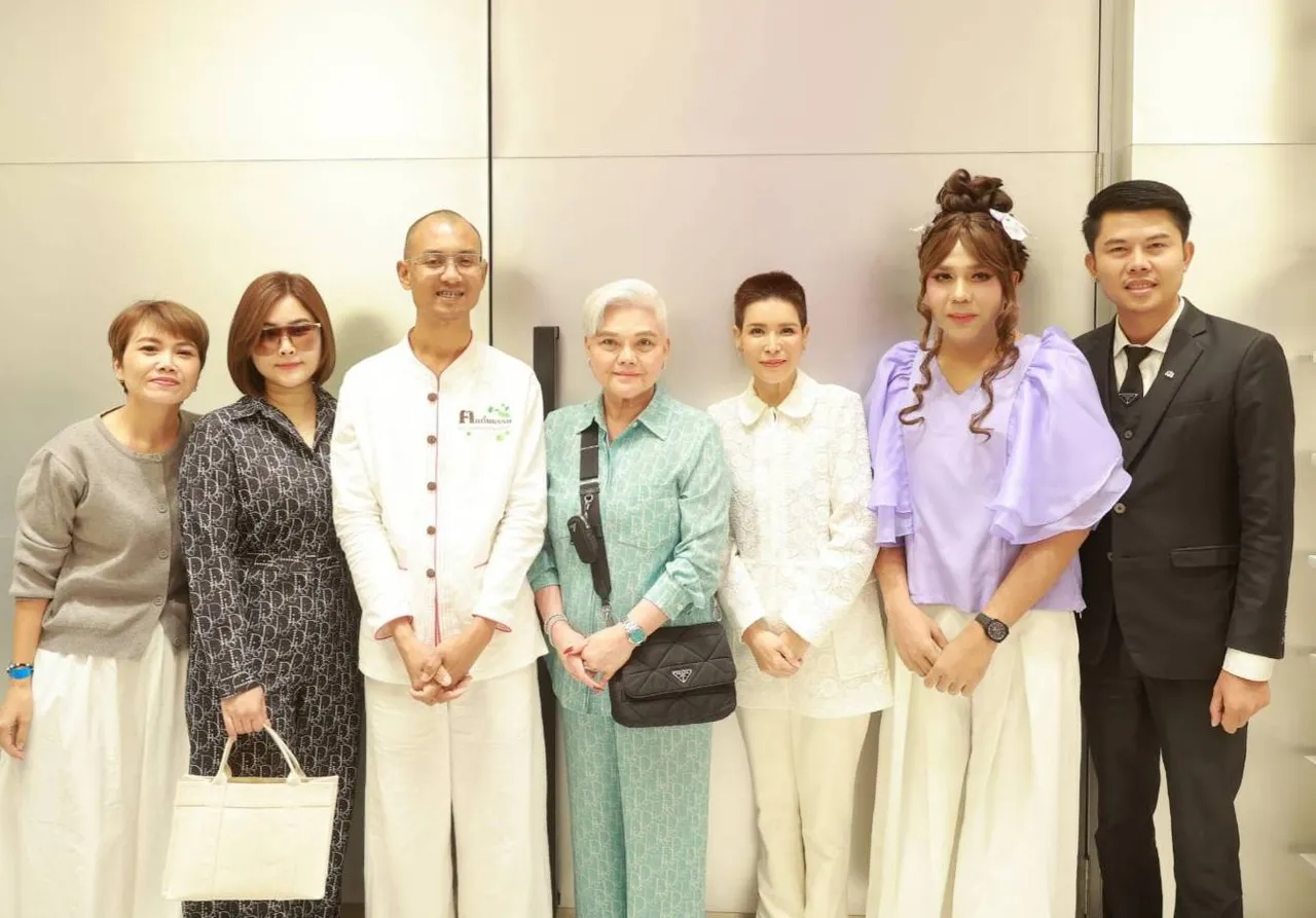 กิ๊ก-แพรรี่-อาจารย์เบียร์ รวมงานคนตื่นทอล์ค 2 สุดปัง หวังคนฟังนำข้อคิด ไปปรับใช้ในชีวิต