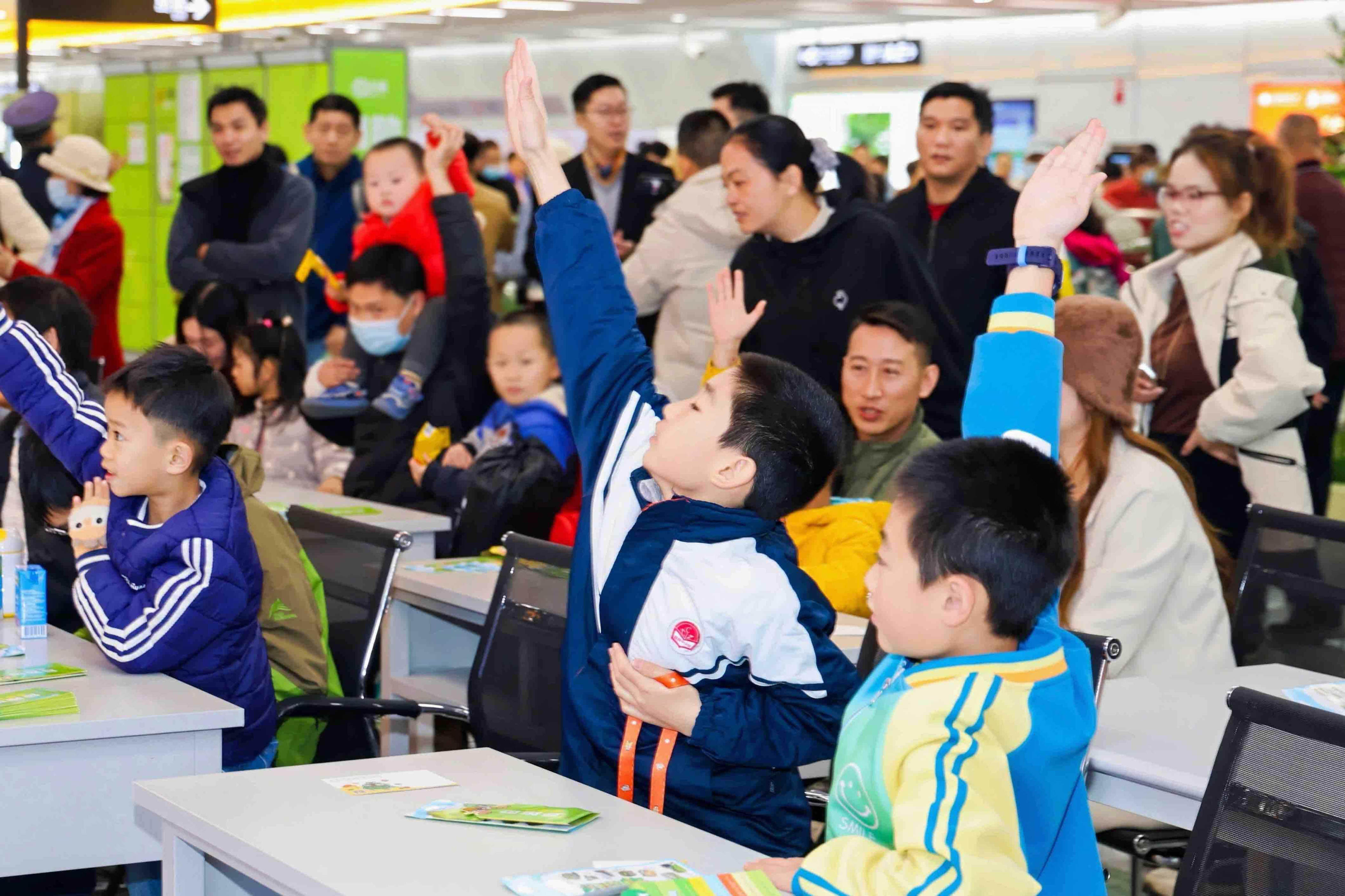 抢鲜打卡首条地铁环线，文旅公益小课堂走进广州地铁十一号线