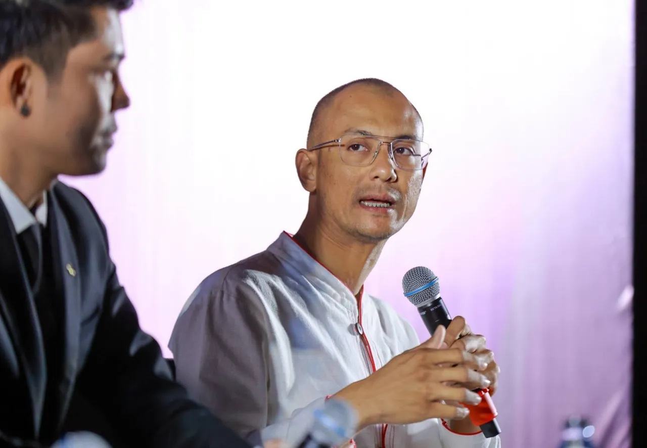 กิ๊ก-แพรรี่-อาจารย์เบียร์ รวมงานคนตื่นทอล์ค 2 สุดปัง หวังคนฟังนำข้อคิด ไปปรับใช้ในชีวิต