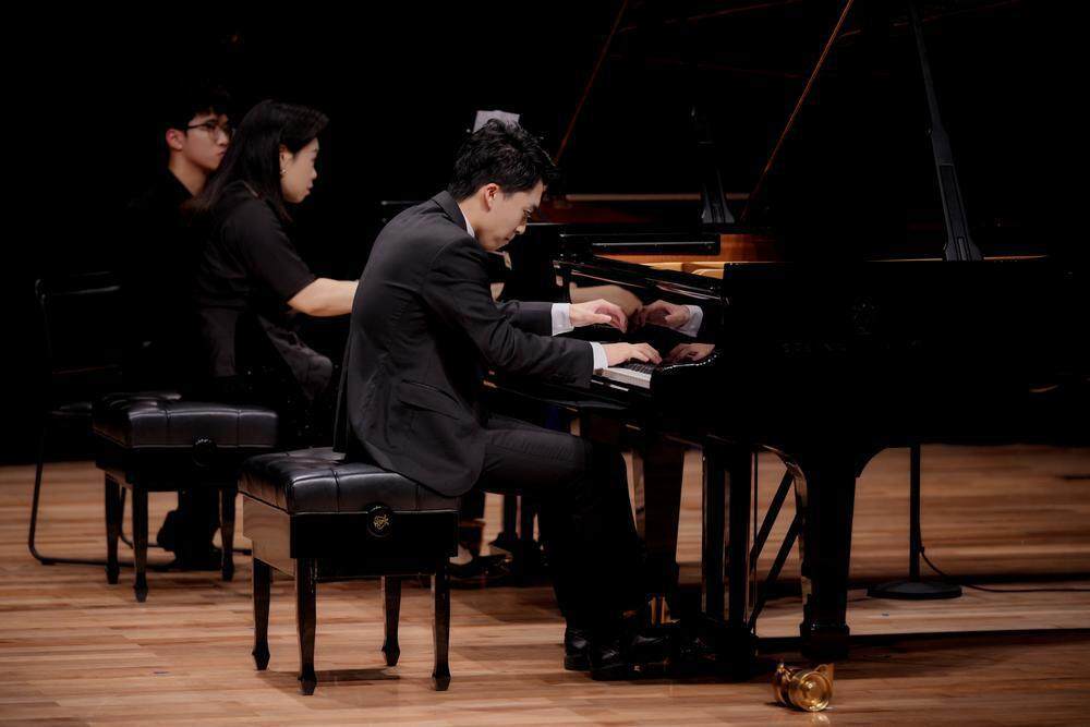 �������������ֵ���ײ������ʦ��ʦ��������������ֻ����Ǻ�����������