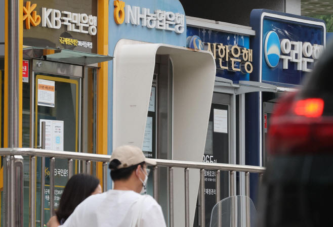 은행권, 내년부터 주담대 등 가계대출 규제 완화